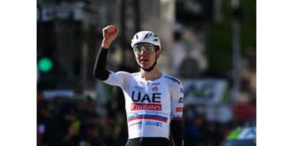 Pogacar poursuit sa carrière solo